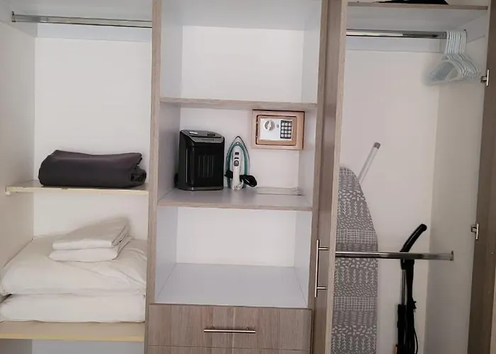Amplio, Equipado Con Vistas A Jardín En El Corazón Cdmx